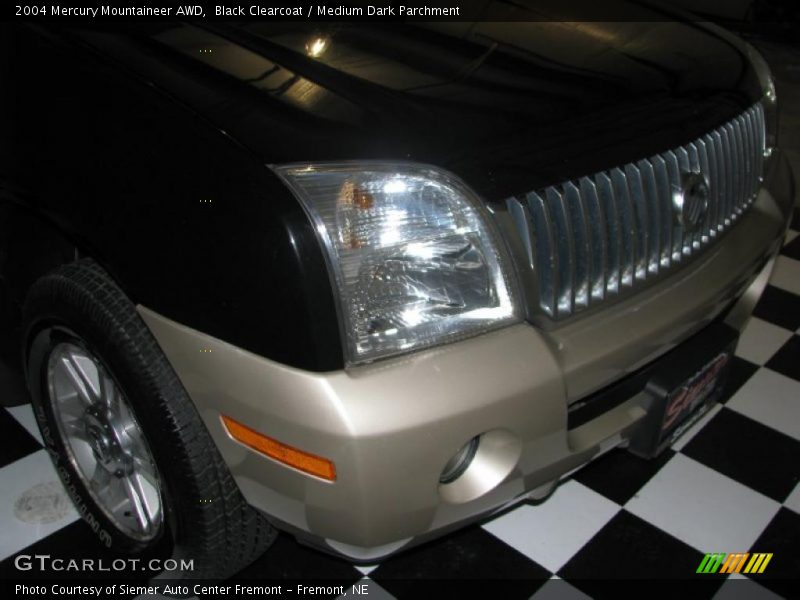 Black Clearcoat / Medium Dark Parchment 2004 Mercury Mountaineer AWD