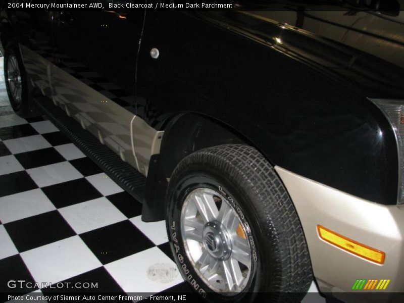 Black Clearcoat / Medium Dark Parchment 2004 Mercury Mountaineer AWD