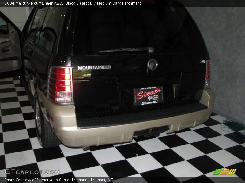 Black Clearcoat / Medium Dark Parchment 2004 Mercury Mountaineer AWD