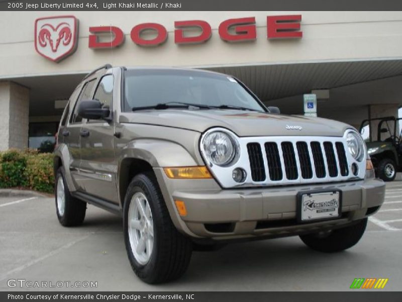 Light Khaki Metallic / Khaki 2005 Jeep Liberty Limited 4x4