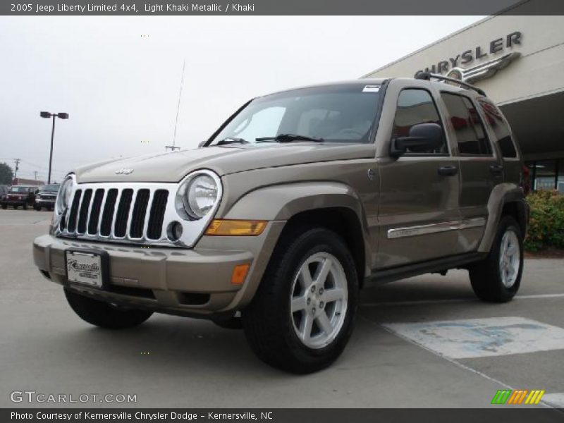 Light Khaki Metallic / Khaki 2005 Jeep Liberty Limited 4x4