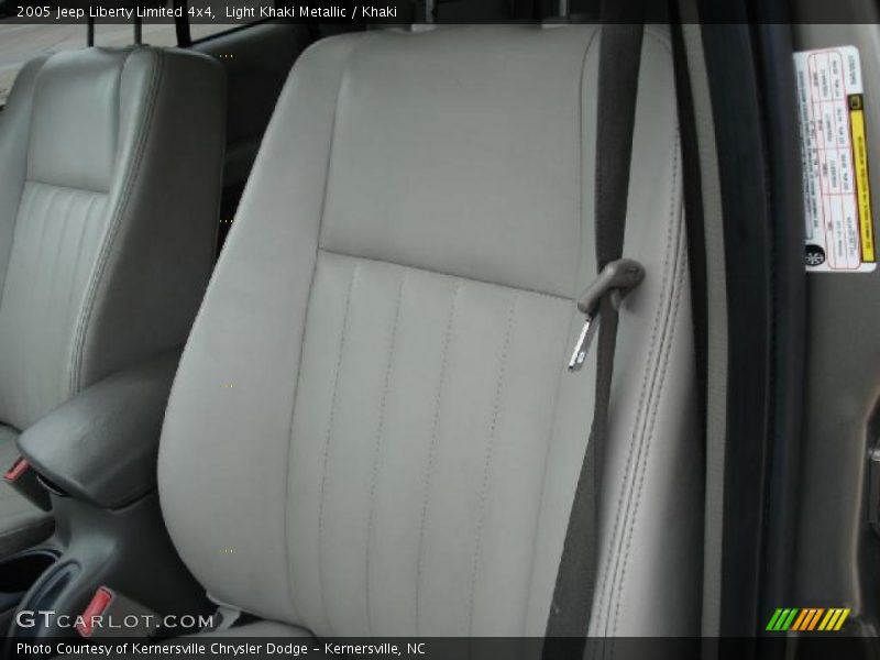 Light Khaki Metallic / Khaki 2005 Jeep Liberty Limited 4x4