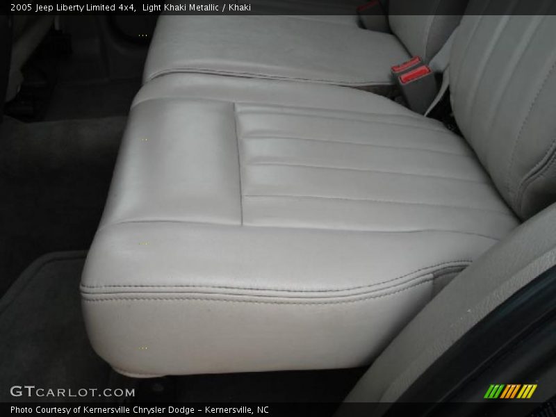 Light Khaki Metallic / Khaki 2005 Jeep Liberty Limited 4x4
