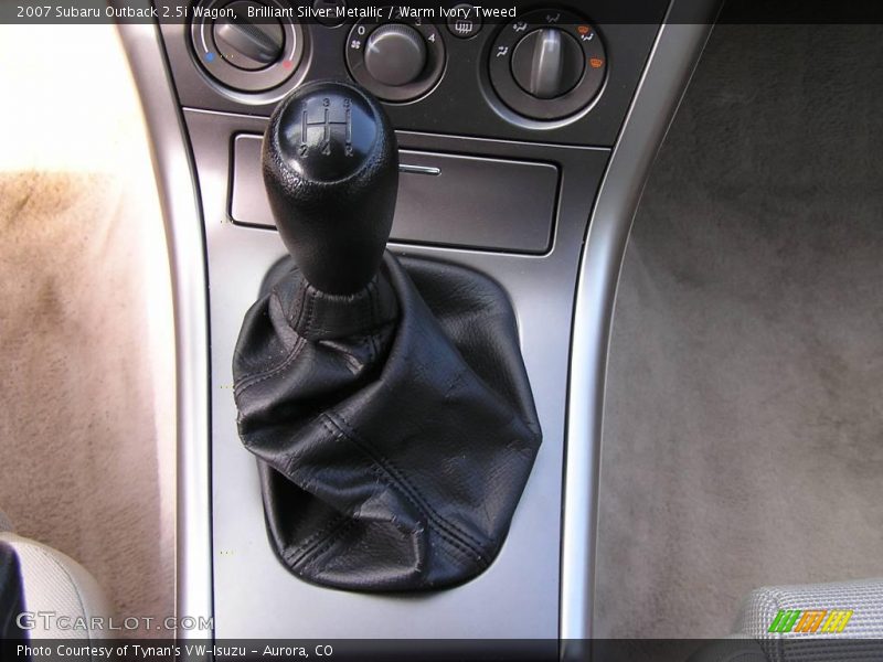 Brilliant Silver Metallic / Warm Ivory Tweed 2007 Subaru Outback 2.5i Wagon