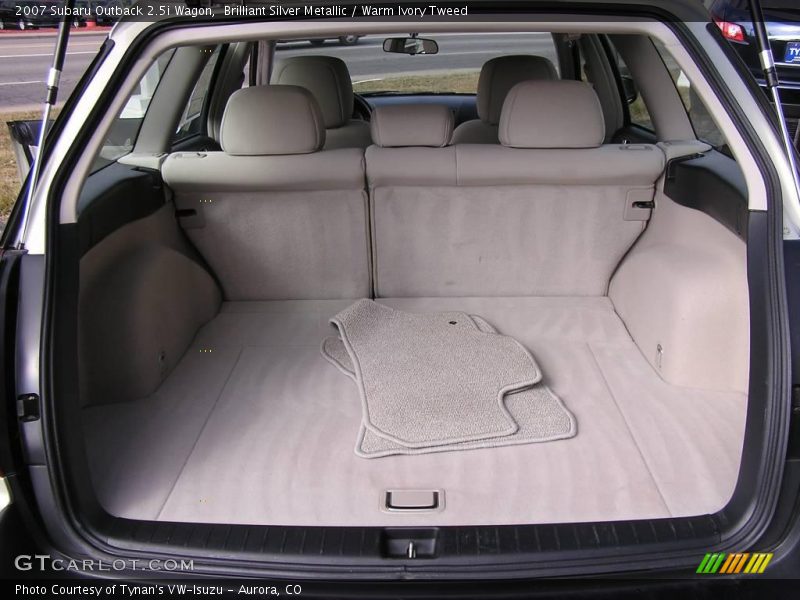 Brilliant Silver Metallic / Warm Ivory Tweed 2007 Subaru Outback 2.5i Wagon