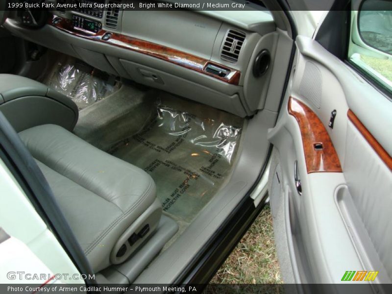 Bright White Diamond / Medium Gray 1999 Buick Park Avenue Ultra Supercharged