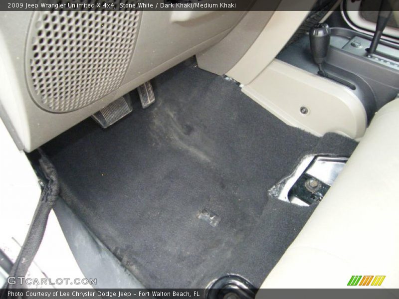 Stone White / Dark Khaki/Medium Khaki 2009 Jeep Wrangler Unlimited X 4x4