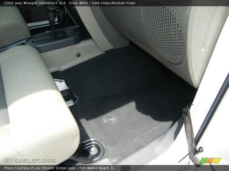 Stone White / Dark Khaki/Medium Khaki 2009 Jeep Wrangler Unlimited X 4x4
