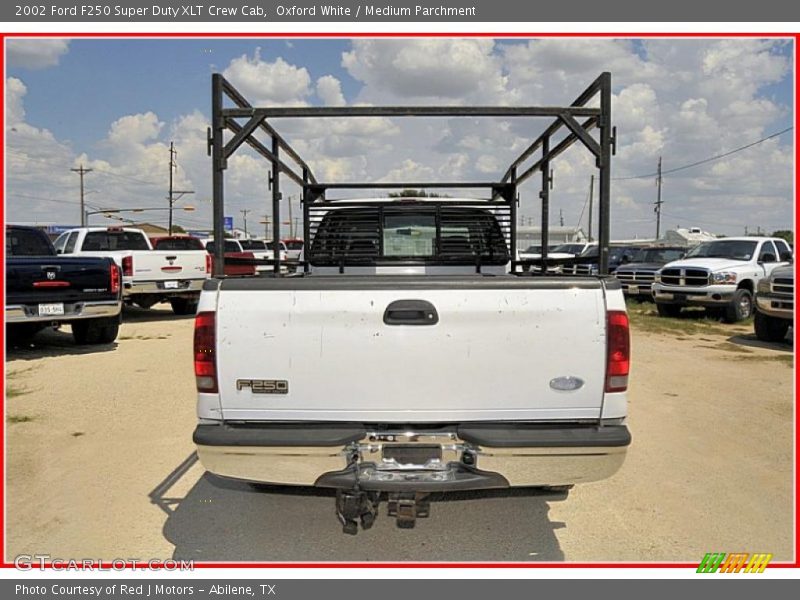 Oxford White / Medium Parchment 2002 Ford F250 Super Duty XLT Crew Cab