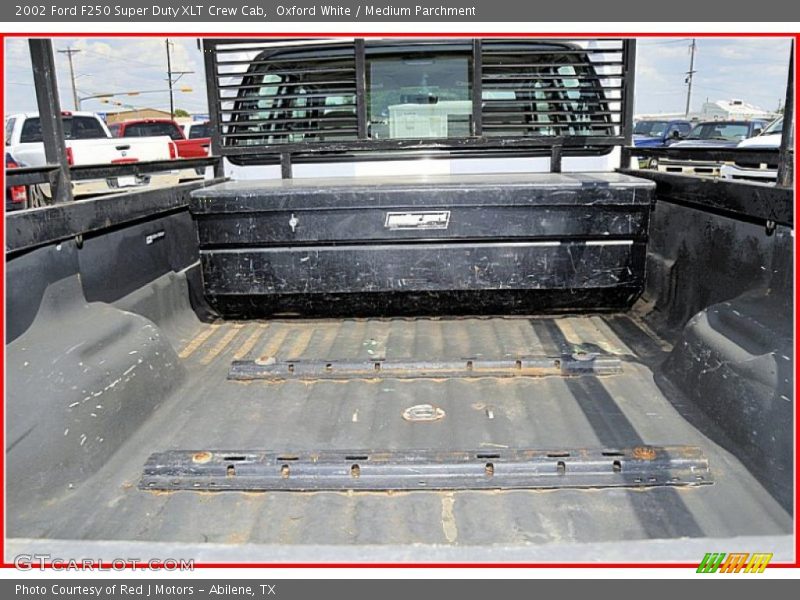 Oxford White / Medium Parchment 2002 Ford F250 Super Duty XLT Crew Cab