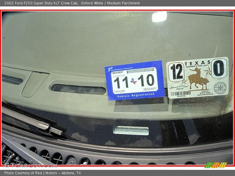 Oxford White / Medium Parchment 2002 Ford F250 Super Duty XLT Crew Cab