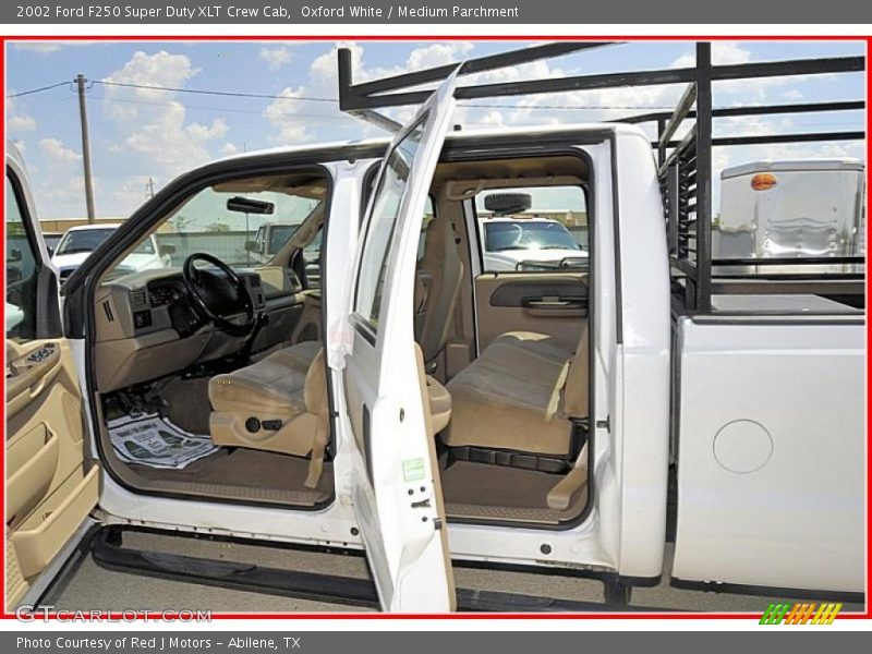 Oxford White / Medium Parchment 2002 Ford F250 Super Duty XLT Crew Cab