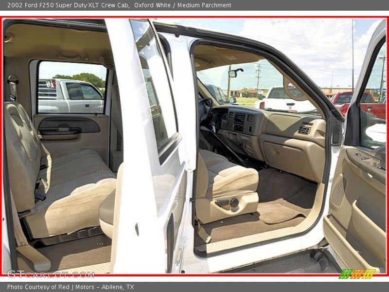 Oxford White / Medium Parchment 2002 Ford F250 Super Duty XLT Crew Cab