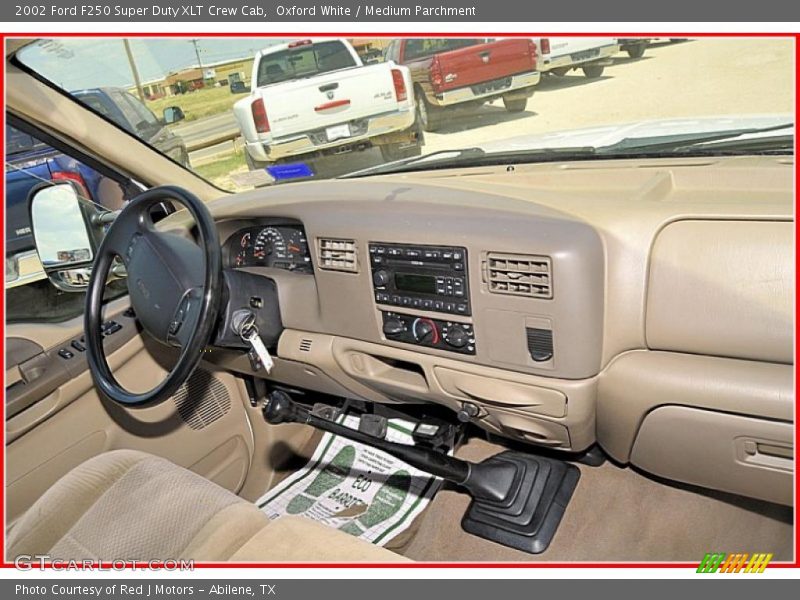 Oxford White / Medium Parchment 2002 Ford F250 Super Duty XLT Crew Cab