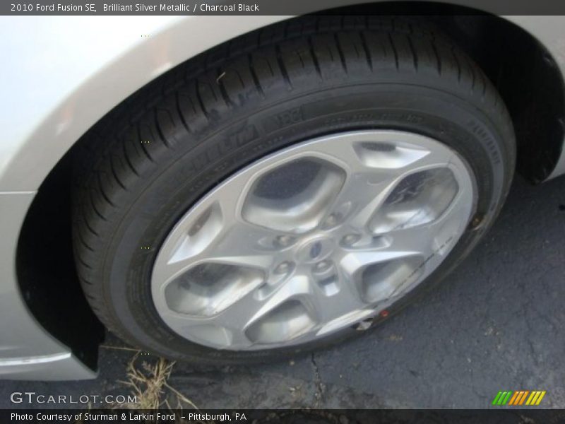 Brilliant Silver Metallic / Charcoal Black 2010 Ford Fusion SE