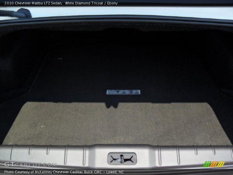 White Diamond Tricoat / Ebony 2010 Chevrolet Malibu LTZ Sedan