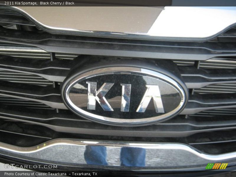 Black Cherry / Black 2011 Kia Sportage