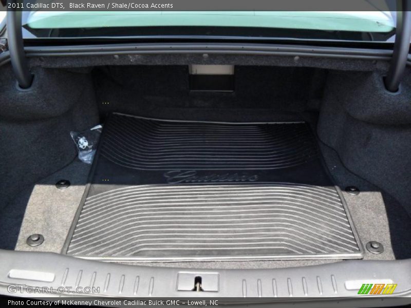 Black Raven / Shale/Cocoa Accents 2011 Cadillac DTS