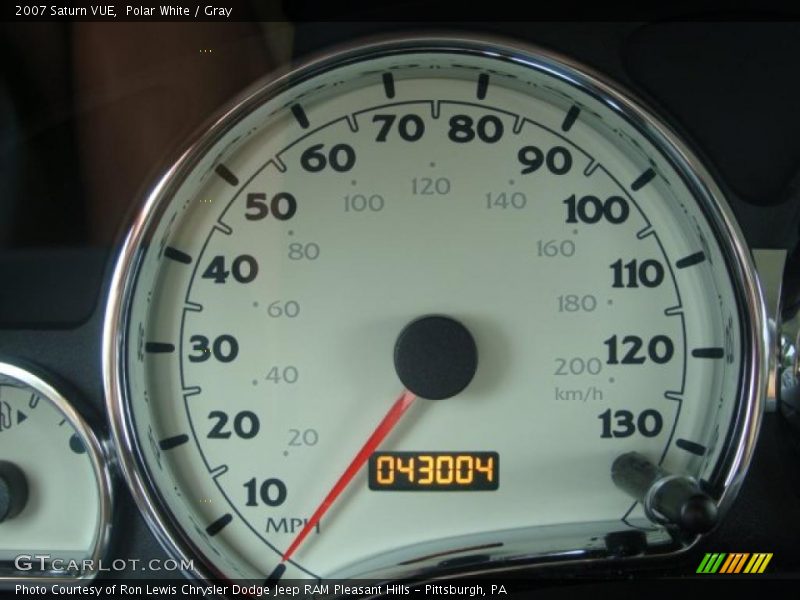 Polar White / Gray 2007 Saturn VUE
