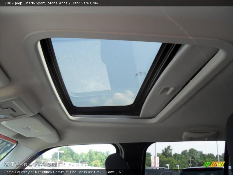 Stone White / Dark Slate Gray 2009 Jeep Liberty Sport