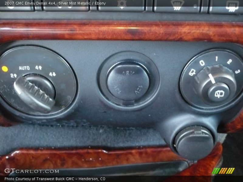 Silver Mist Metallic / Ebony 2007 GMC Envoy Denali 4x4