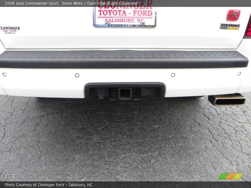 Stone White / Dark Khaki/Light Graystone 2008 Jeep Commander Sport