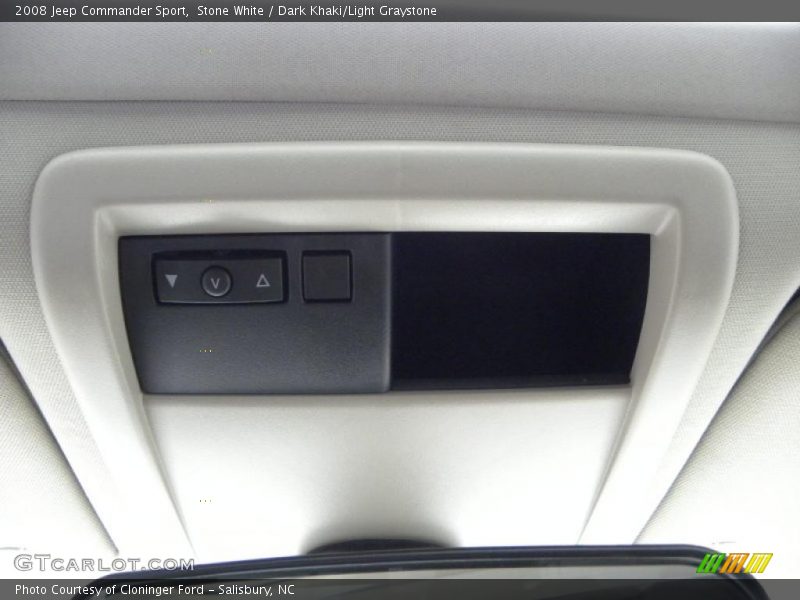 Stone White / Dark Khaki/Light Graystone 2008 Jeep Commander Sport