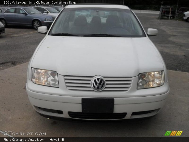 Cool White / Beige 2001 Volkswagen Jetta GL Sedan