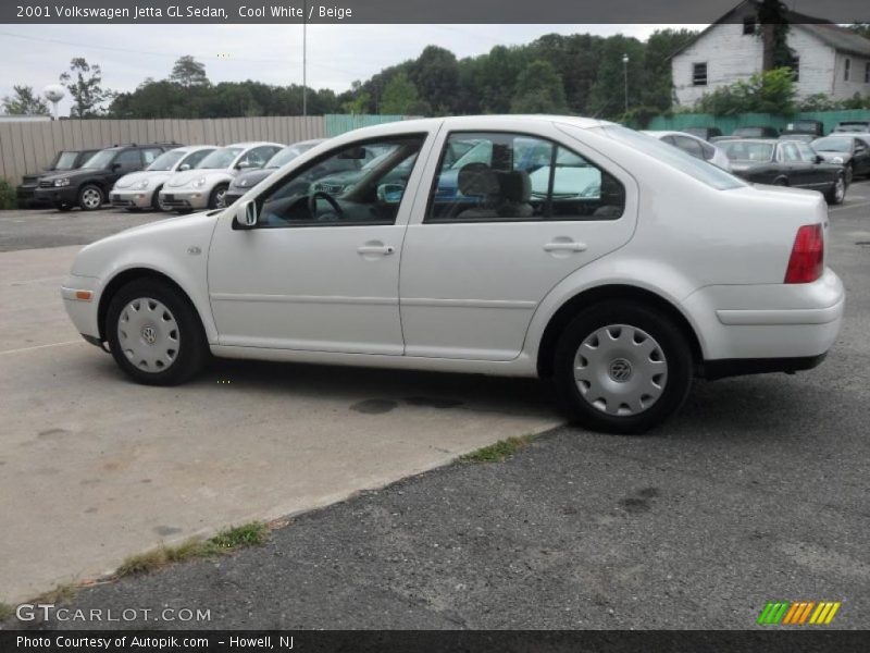 Cool White / Beige 2001 Volkswagen Jetta GL Sedan