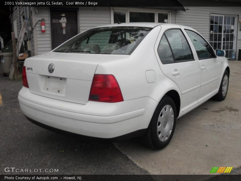Cool White / Beige 2001 Volkswagen Jetta GL Sedan