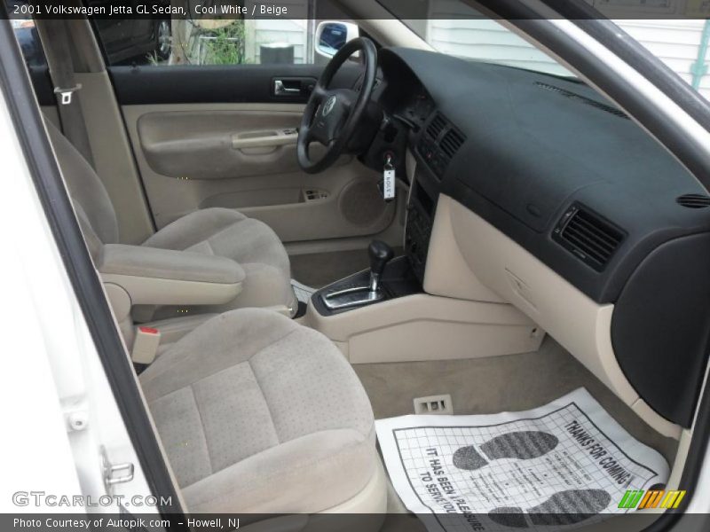 Cool White / Beige 2001 Volkswagen Jetta GL Sedan