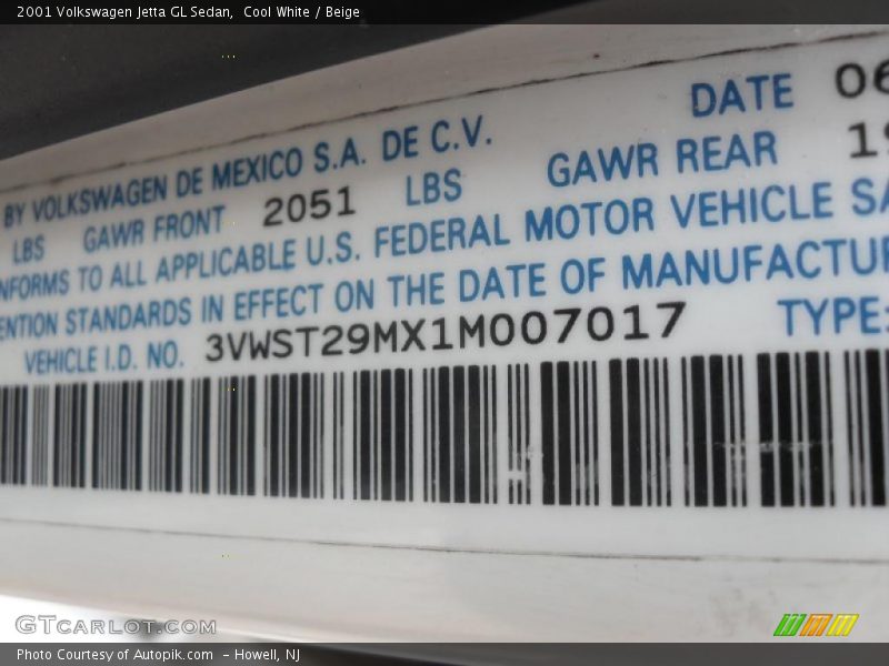 Cool White / Beige 2001 Volkswagen Jetta GL Sedan