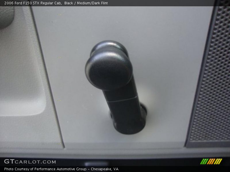 Black / Medium/Dark Flint 2006 Ford F150 STX Regular Cab