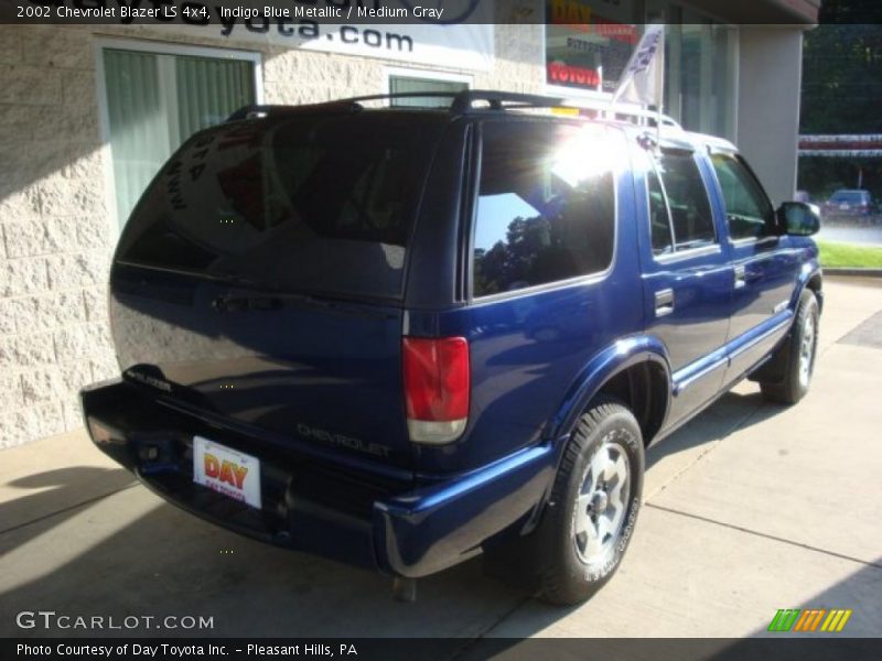 Indigo Blue Metallic / Medium Gray 2002 Chevrolet Blazer LS 4x4