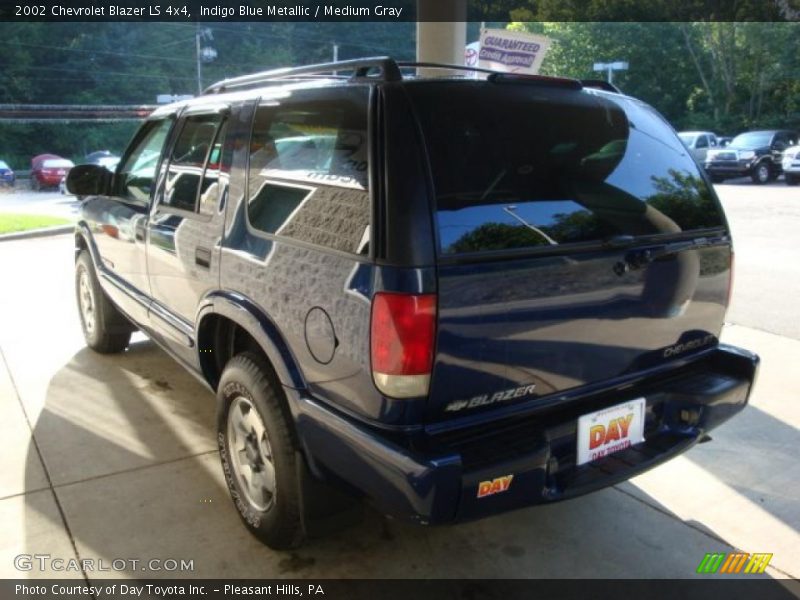Indigo Blue Metallic / Medium Gray 2002 Chevrolet Blazer LS 4x4