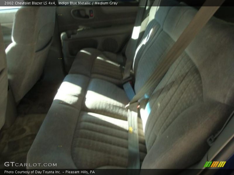 Indigo Blue Metallic / Medium Gray 2002 Chevrolet Blazer LS 4x4