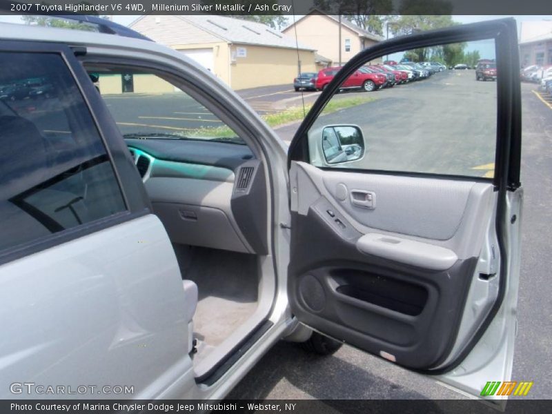 Millenium Silver Metallic / Ash Gray 2007 Toyota Highlander V6 4WD