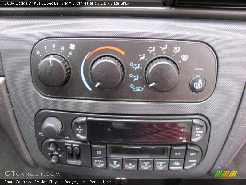 Bright Silver Metallic / Dark Slate Gray 2004 Dodge Stratus SE Sedan