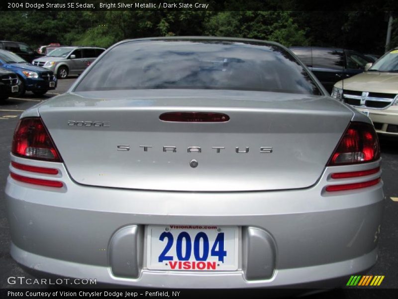 Bright Silver Metallic / Dark Slate Gray 2004 Dodge Stratus SE Sedan
