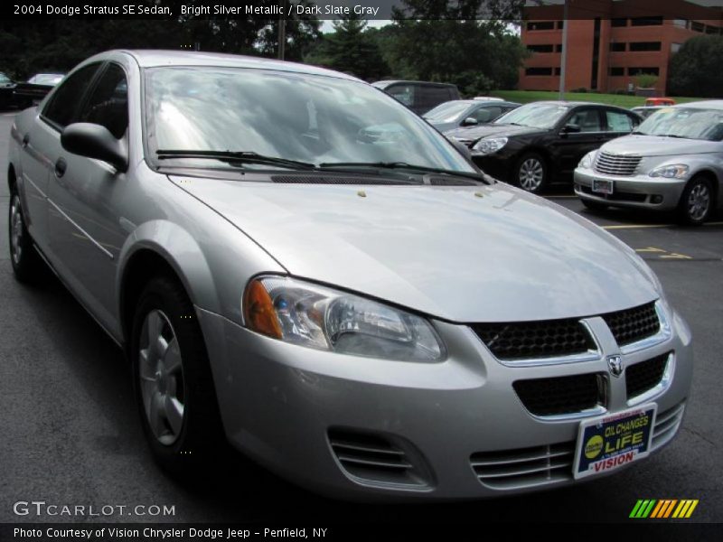 Bright Silver Metallic / Dark Slate Gray 2004 Dodge Stratus SE Sedan