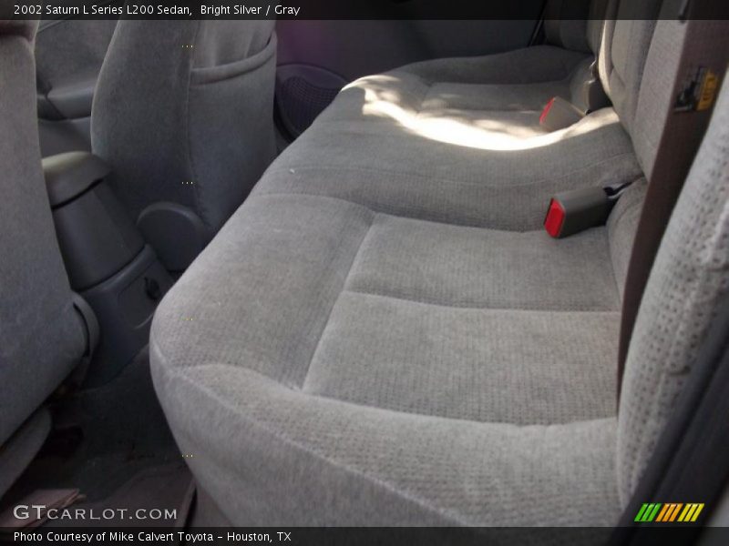 Bright Silver / Gray 2002 Saturn L Series L200 Sedan
