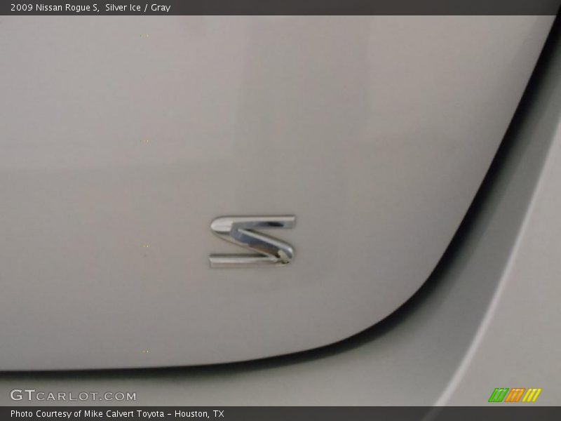Silver Ice / Gray 2009 Nissan Rogue S