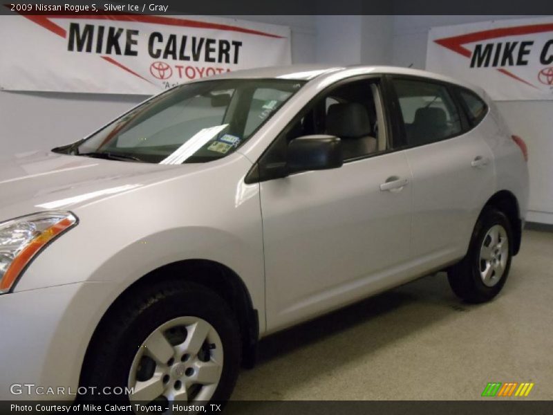 Silver Ice / Gray 2009 Nissan Rogue S