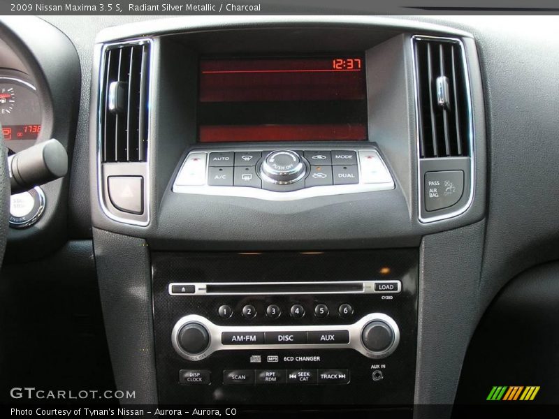 Radiant Silver Metallic / Charcoal 2009 Nissan Maxima 3.5 S