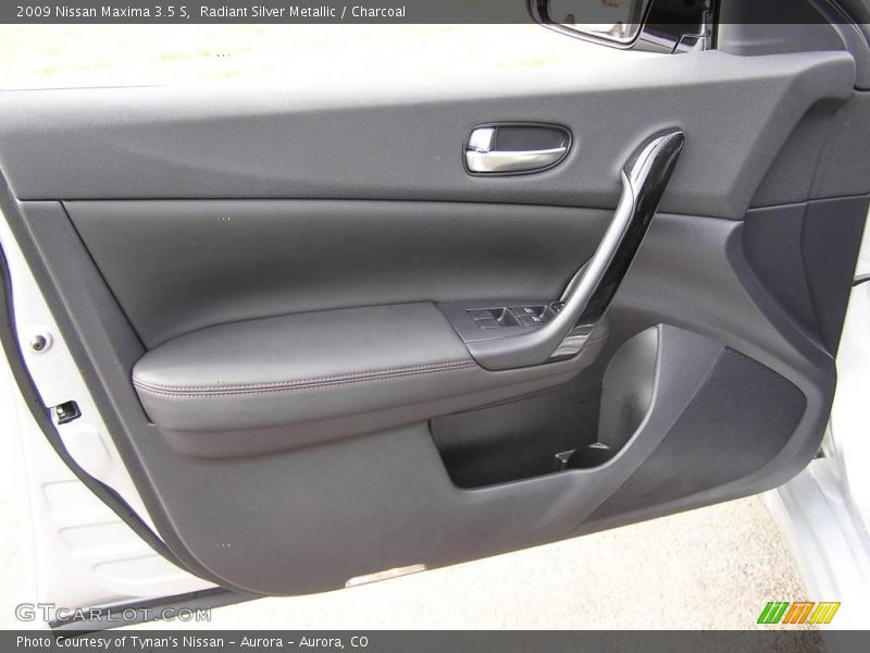 Radiant Silver Metallic / Charcoal 2009 Nissan Maxima 3.5 S