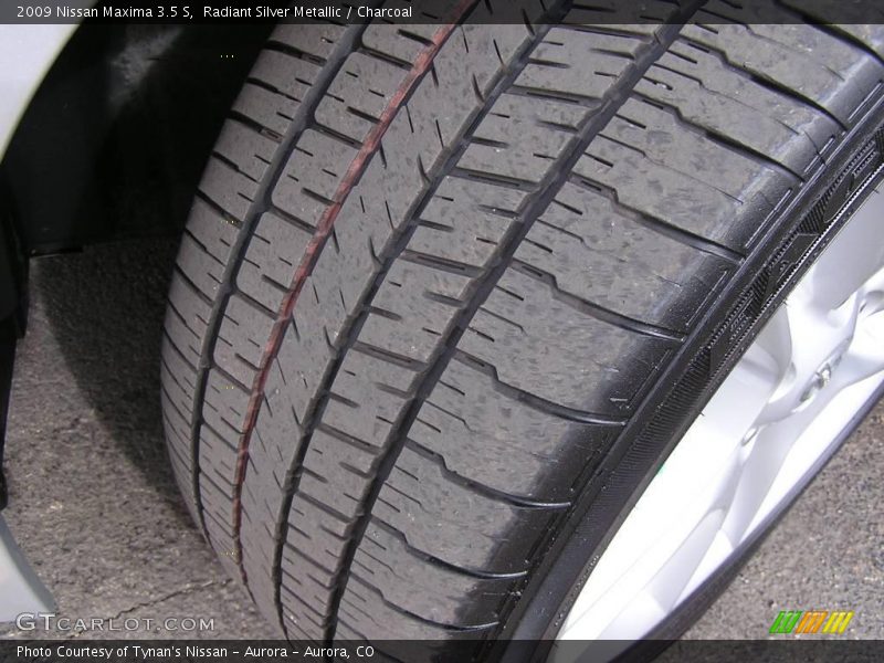 Radiant Silver Metallic / Charcoal 2009 Nissan Maxima 3.5 S