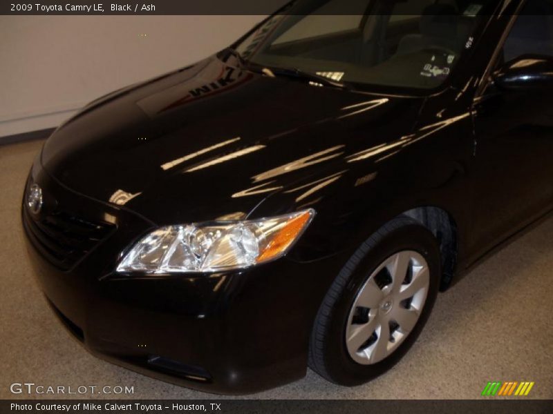 Black / Ash 2009 Toyota Camry LE