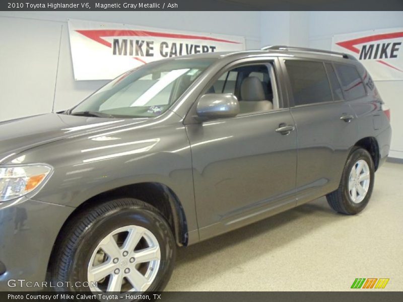 Magnetic Gray Metallic / Ash 2010 Toyota Highlander V6