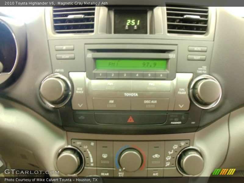 Magnetic Gray Metallic / Ash 2010 Toyota Highlander V6