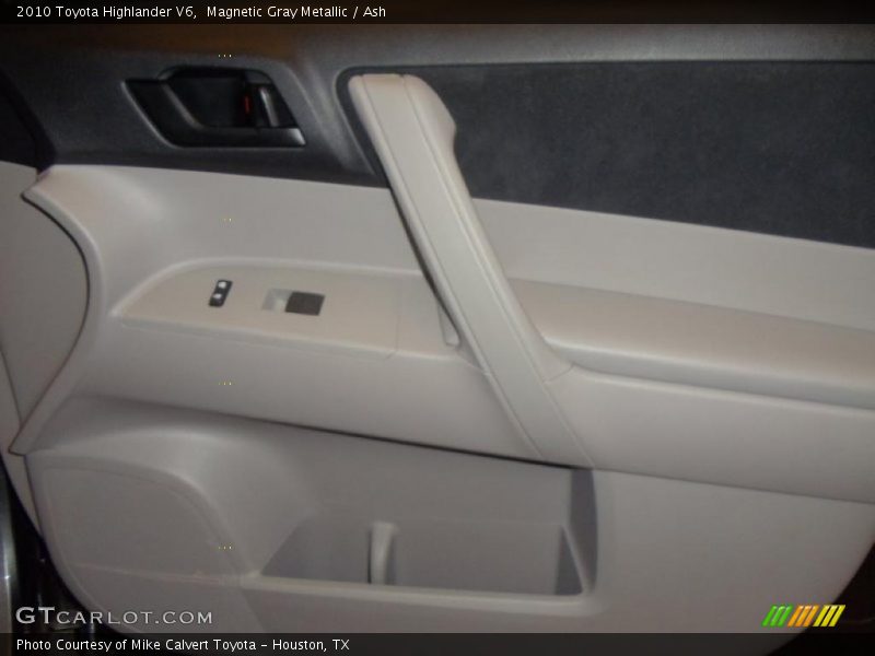 Magnetic Gray Metallic / Ash 2010 Toyota Highlander V6